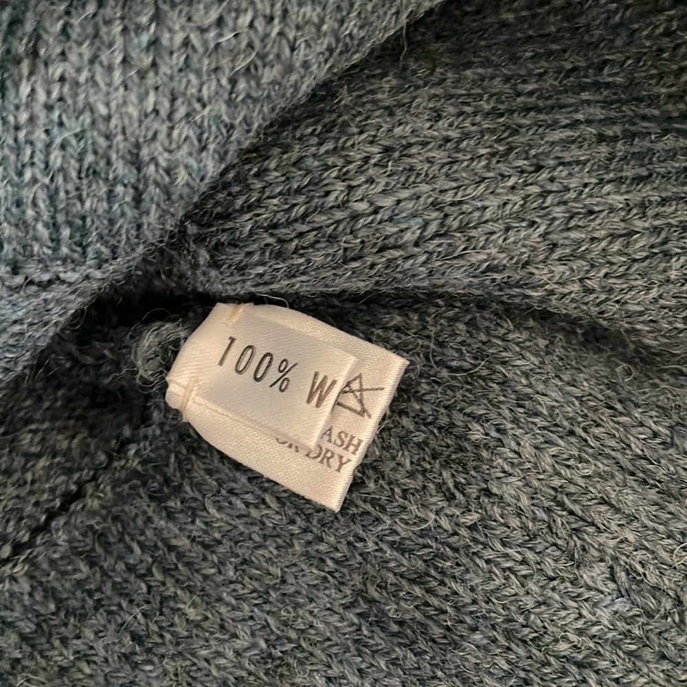 Bundle winter knit/wool hats - Picture 5 of 7